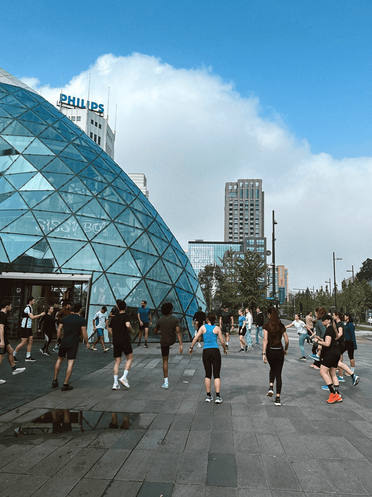 Social Saturday morning run - weekend running club eindhoven at Cyklist coffee spot